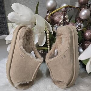Ugg Sand Greenport  Women's Slide Brand New